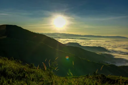 Montagnes au lever du soleil image libre de droit