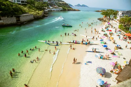 Une plage image libre de droit