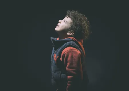 Un petit garçon image libre de droit