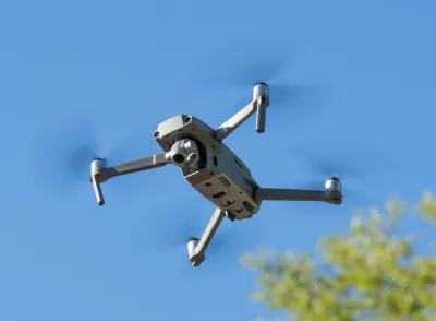 Une drone en vole